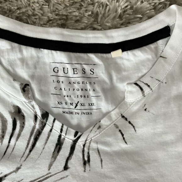 Guess mens shirt - Picture 2 of 2